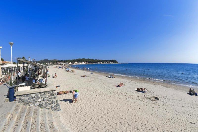 "L'Hippocampe", Climatise, 60 M2 , 2 Chambres, Tres Calme, Plage Des Sablettes Et Commerces A 3 Minutes A Pied, Wifi, Parking Gratuit, Lit King Size La Seyne-sur-Mer Exterior foto